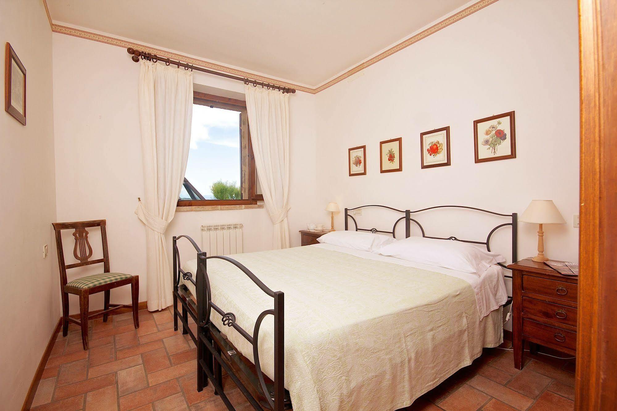 Agriturismo Le Colombe 아시시 외부 사진