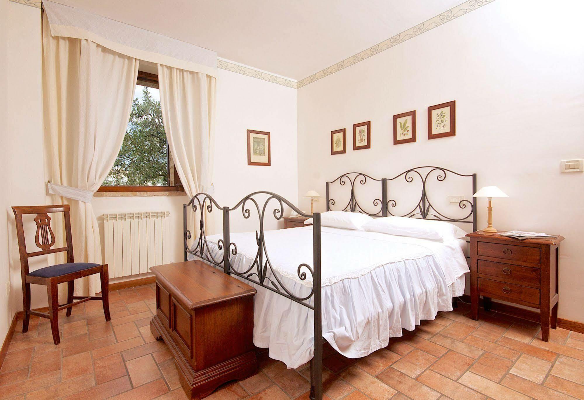 Agriturismo Le Colombe 아시시 외부 사진